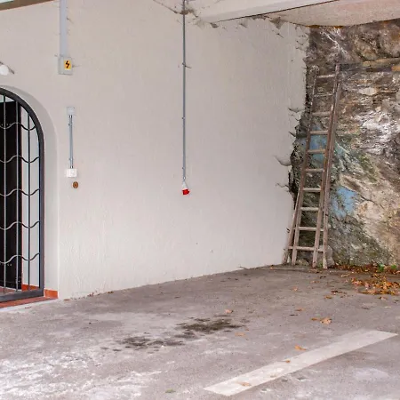 Casa Tana Dei Leoni-1 *